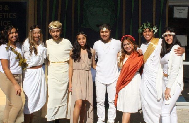  Students dressed in toga 